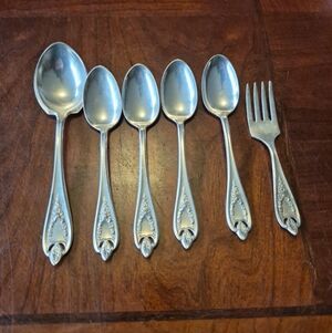 6 ROGERS Bros. 1847 OLD COLONY Pattern Triple Plate Silver Antique Cutlery